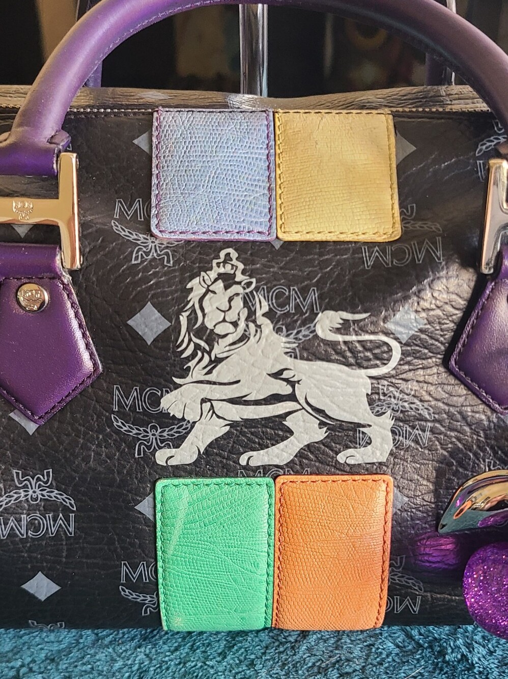 MCM Visetos Princess Lion Boston Bag in black coated canvas - Picture 2 of 15